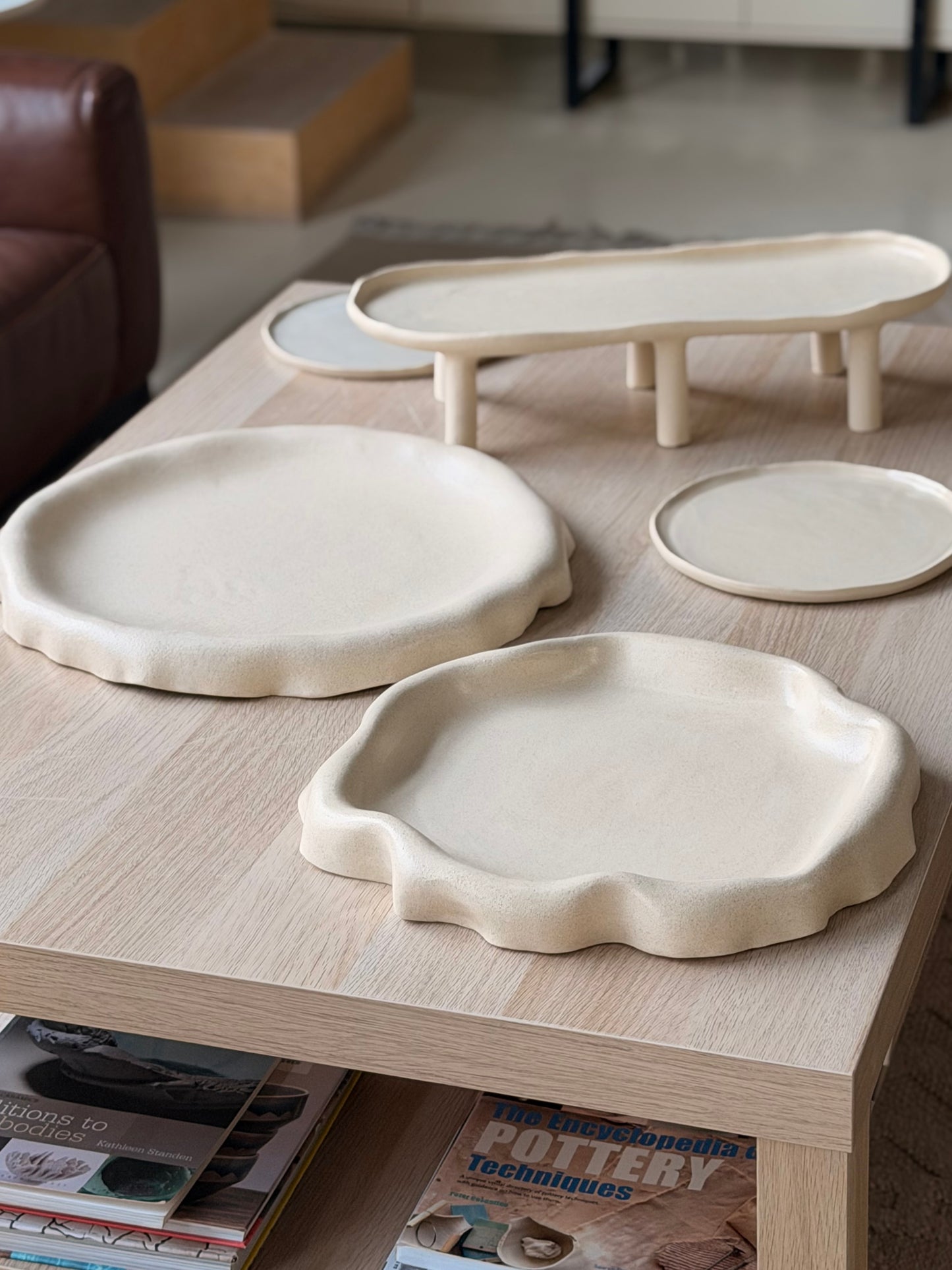 Rounded Curtain service plate (Large)